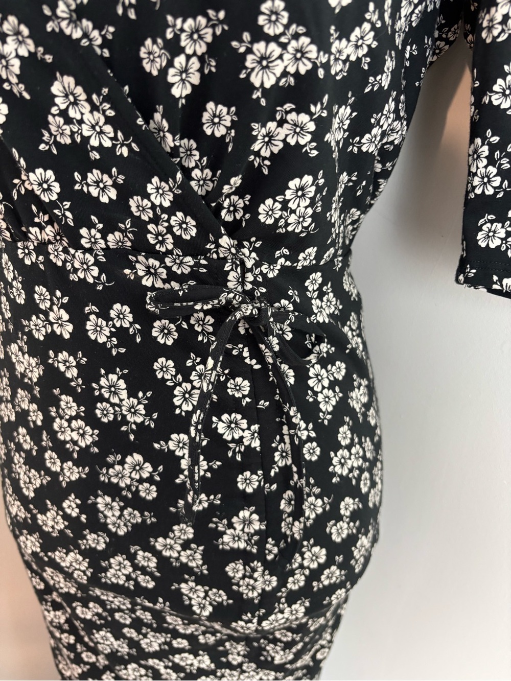 Veronica Beard Mariposa dress In Black and White Floral Size Small - Picture 9 of 16